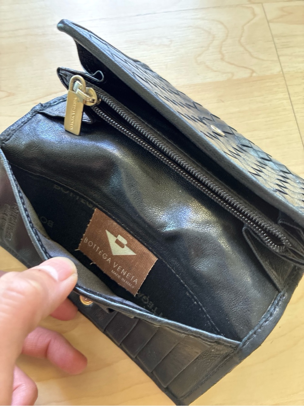 Bottega Veneta Vintage Black Intrecciato Leather Snap Wallet - Picture 3 of 8